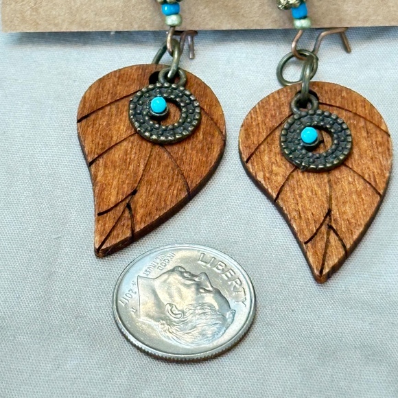 2/$15 Copper wood leaf & bead earrings Kidney wire hooks - Picture 3 of 16